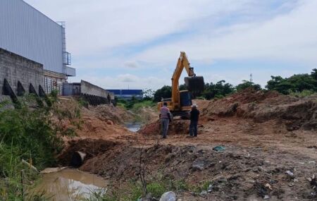 Prefeitura atua com rigor e impede interven&ccedil;&atilde;o irregular em canal no Portal dos Prazeres