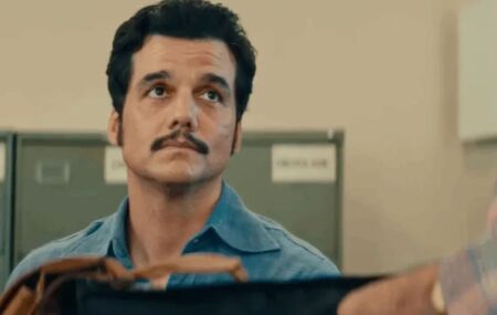 Ator Wagner Moura no papel de Marcelo, em O Agente Secreto.