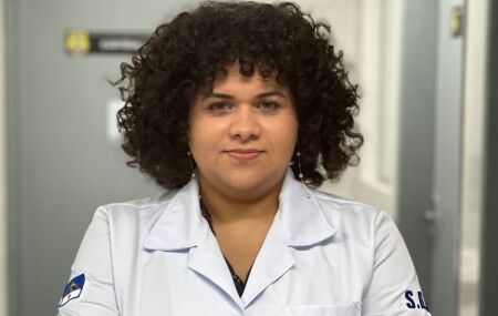  Pesquisadora alcan&ccedil;ou prest&iacute;gio internacional ainda durante o Curso de Forma&ccedil;&atilde;o, tornando-se a primeira mulher negra, pernambucana e latino-americana a vencer uma das categorias.