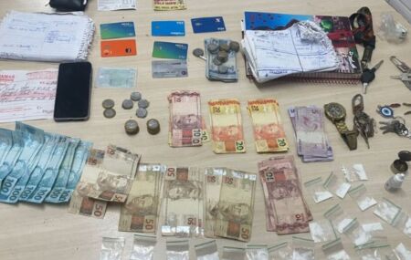 Material apreendido pela PMPE em prost&iacute;bulo localizado em Jaboat&atilde;o.