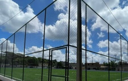 Prefeitura de Abreu e Lima inaugura novo gramad&atilde;o.