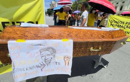 Protesto de servidores p&uacute;blicos do Recife.
