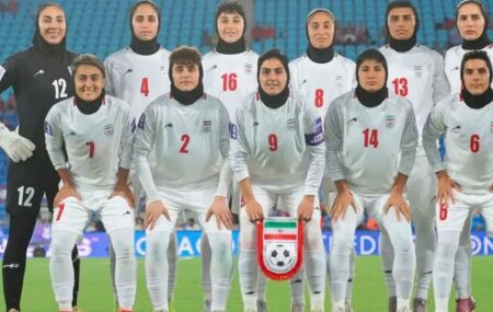 Sele&ccedil;&atilde;o feminina do Ir&atilde; durante a Asian Cup.