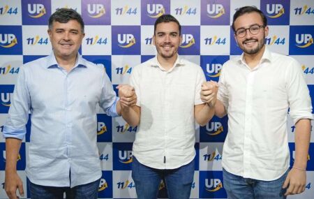 Thierry Cupertino ao lado de Eduardo e Lula da Fonte.