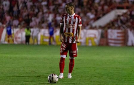 Vitinho volta ao N&aacute;utico ap&oacute;s conquistar acesso em 2025.