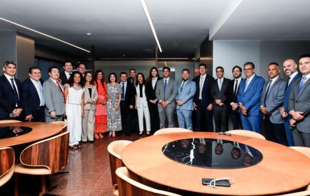 Governadora Raquel Lyra na Alepe com deputados estaduais