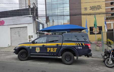 Motorista &eacute; preso pela PRF ap&oacute;s tentativa frustrada de fuga e tentativa de agress&atilde;o a uma policial em Toritama&nbsp;
