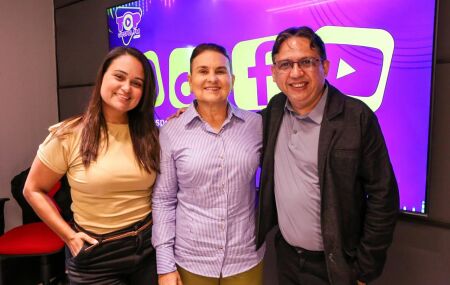 Professora Elcione concede entrevista &agrave; R&aacute;dio Top Gospel FM e destaca avan&ccedil;os em Igarassu