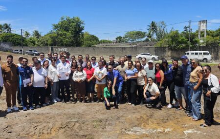 J&uacute;nior de Irm&atilde; T&ecirc;ca assina ordem de servi&ccedil;o da creche de Mangabeira com apoio do Governo do Estado