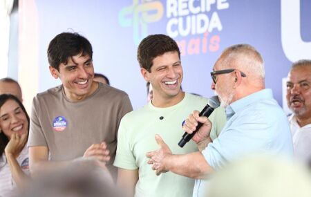 Carlos Costa, Jo&atilde;o Campos e o deputado Francismar Pontes.