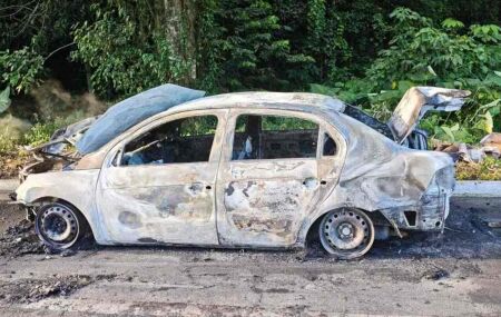 Motorista de app &eacute; feito de ref&eacute;m e tem carro incendiado enquanto estava na mala no Grande Recife.