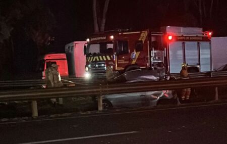 M&eacute;dico do Samu descobre morte do pr&oacute;prio filho ao parar ambul&acirc;ncia para atender carro capotado.