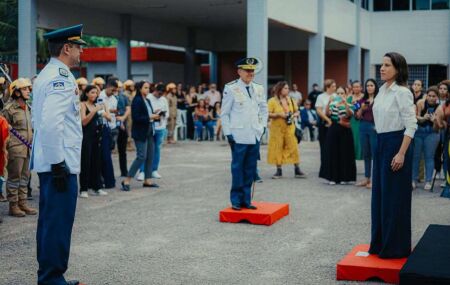 Governadora Raquel Lyra empossa novo comandante-geral do Corpo de Bombeiros.