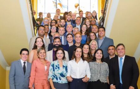 Cleiton Collins e Michele Collins participam de encontro com Raquel Lyra. 