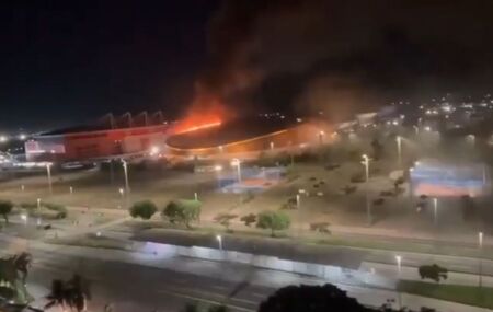 Inc&ecirc;ndio atinge Vel&oacute;dromo do Parque Ol&iacute;mpico utilizado no Rio 2016