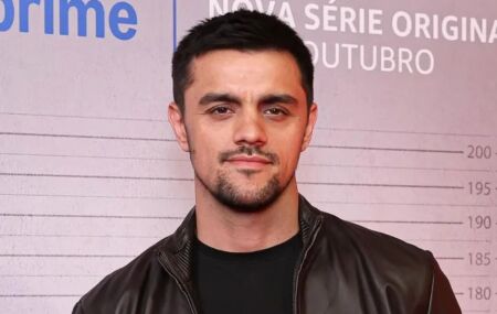 Ator global Felipe Simas afirma que est&aacute; estudando para se tornar partor