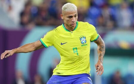 Richarlison sobre per&iacute;odo ap&oacute;s elimina&ccedil;&atilde;o da Copa: "Pensei em jogar o carro contra uma parede"