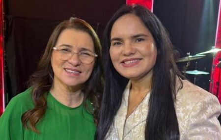 Cantora gospel Eli&atilde; Oliveira e a mission&aacute;ria Michele Collins.