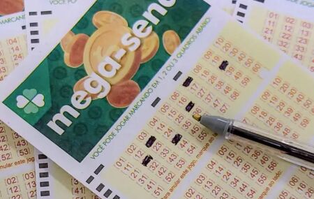 Cartela da Mega Sena.