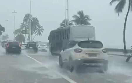 Chuva no Recife.