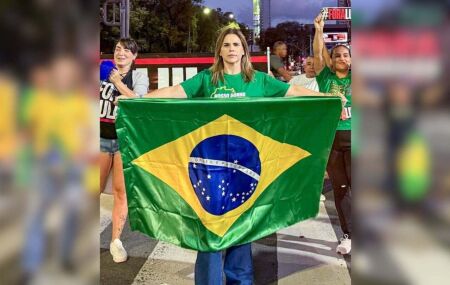 Deputada federal Clarissa T&eacute;rcio em manifesta&ccedil;&atilde;o.