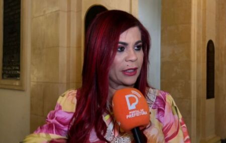 Deputada Gleide &Acirc;ngelo.