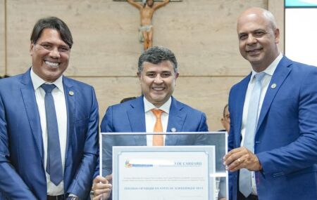 Eduardo da Fonte recebe T&iacute;tulo de Cidad&atilde;o de Caruaru. 