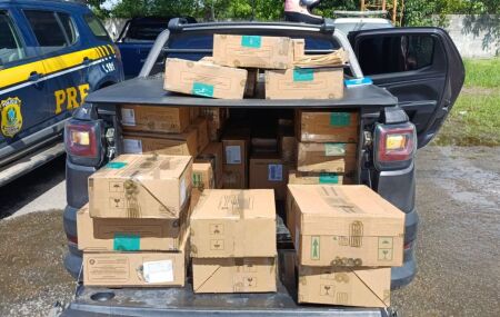 Carga de cosm&eacute;ticos e produtos de perfumaria.