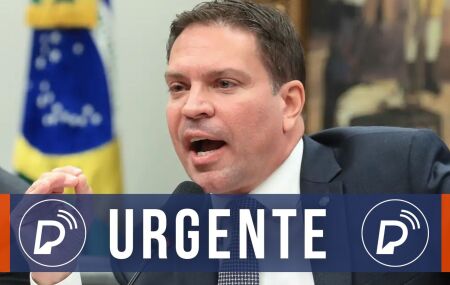 A pris&atilde;o teria sido motivada por quest&otilde;es migrat&oacute;rias. At&eacute; o momento, n&atilde;o foram divulgados detalhes sobre a situa&ccedil;&atilde;o espec&iacute;fica que levou &agrave; deten&ccedil;&atilde;o do ex-parlamentar.