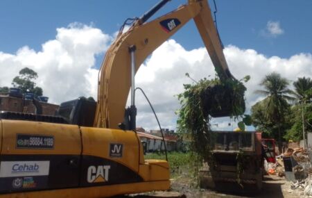 As equipes atuam em trechos estrat&eacute;gicos da cidade.