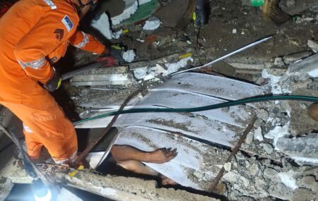 Idoso de 72 anos morreu ap&oacute;s ser soterrado no desabamento.