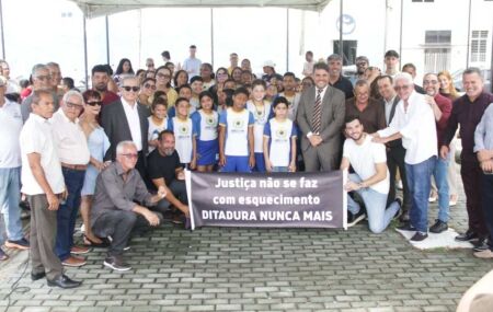 Estudantes de Abreu e Lima.