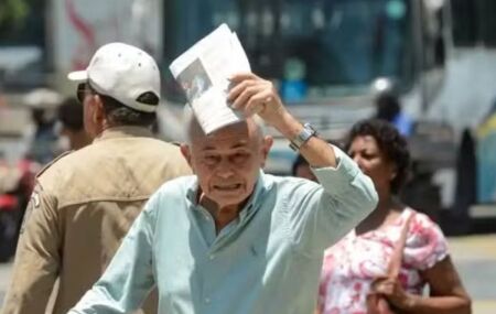 Idoso no calor extremo