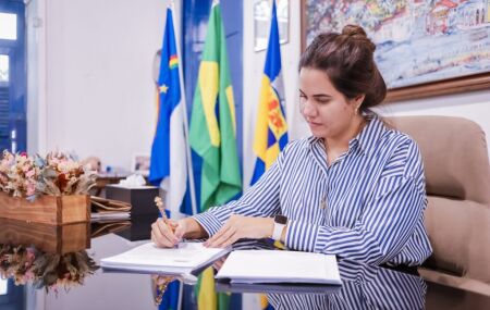 Prefeita de Olinda, Mirella Almeida sanciona nova lei municipal