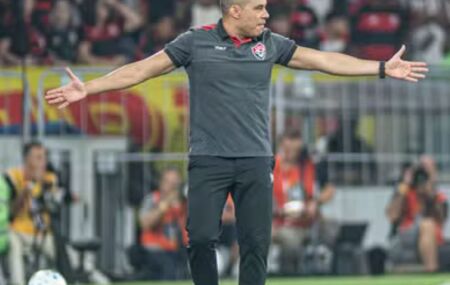 Jair Ventura fala mal de arbitragem e elogia Erick ap&oacute;s jogo contra o Flamengo.