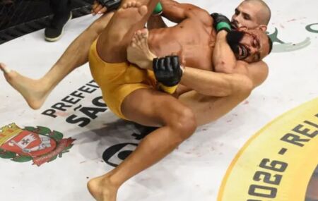 Matheus Ara&uacute;jo venceu a luta ap&oacute;s aplicar um mata-le&atilde;o em Anderson Nascimento.