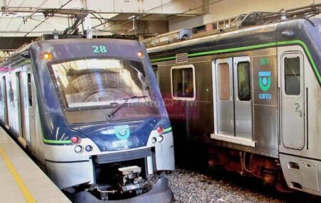 Metr&ocirc; em circula&ccedil;&atilde;o na esta&ccedil;&atilde;o Recife