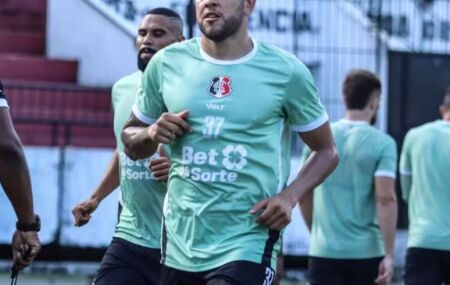 Pedro Favela fala sobre atrasos salariais no Santa Cruz.