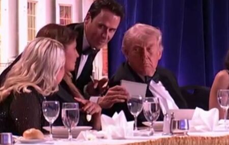 Presidente Trump &eacute; retirado de jantar ap&oacute;s disparos.