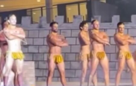 Bacanal do Rei Herodes causou pol&ecirc;mica durante Paix&atilde;o de Cristo.