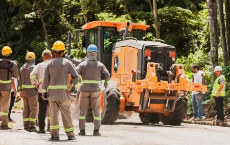 Requalifica&ccedil;&atilde;o da Estrada do Passarinho em Olinda.