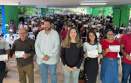 Representantes sendo empossados como novos conselheiros