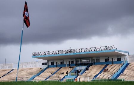  Est&aacute;dio Nhozinho Santos