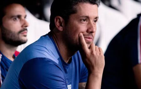 Thiago Carpini se complica com o Fortaleza.