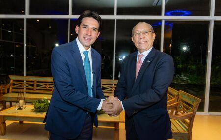 Silvio Costa Filho articula nova rota a&eacute;rea PE - Cabo Verde