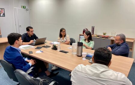 Reuni&atilde;o de lideran&ccedil;as m&eacute;dicas no SIMEPE