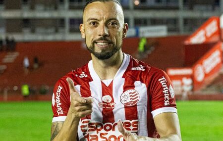 Paulo S&eacute;rgio, atacante do N&aacute;utico 