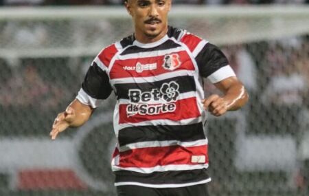 William J&uacute;nior est&aacute; fora dos planos do Santa Cruz.