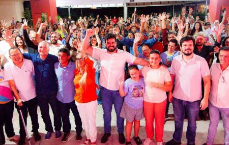 C&eacute;sar Ramos participa de encontro pol&iacute;tico com o deputado federal Fernando Filho.