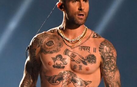Adam Levine, vocalista da banda Maroon 5.